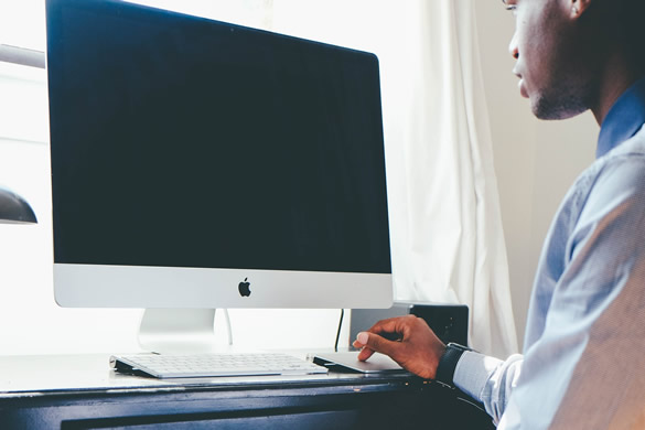 Trainee using the computer.
